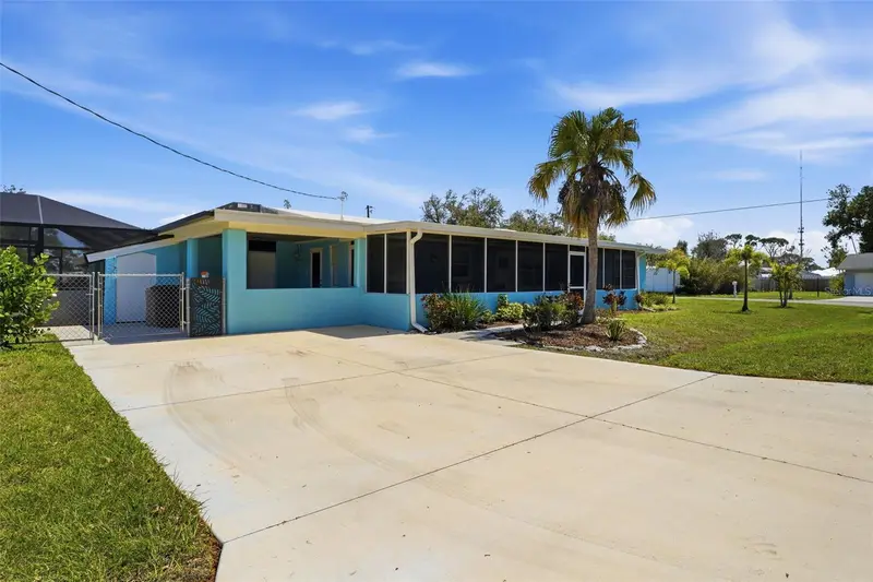 2400 Pine Ct, FL