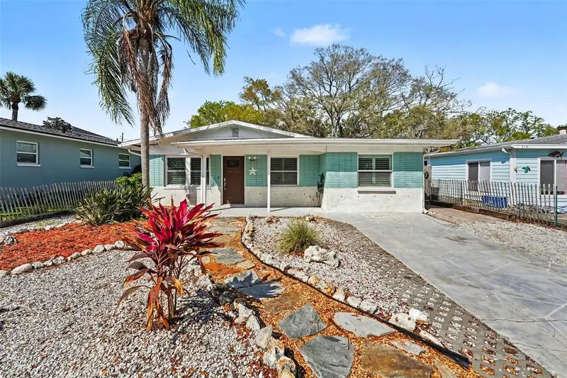 318 Bath St, FL