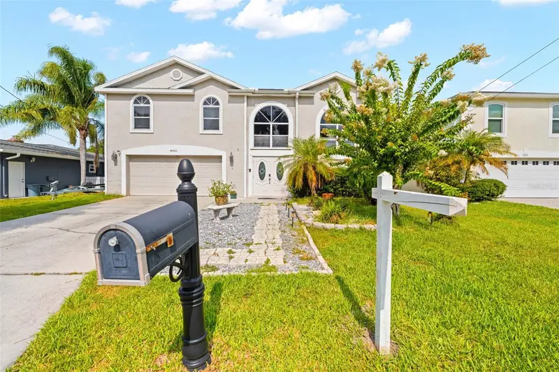 8601 Old Post Rd, FL