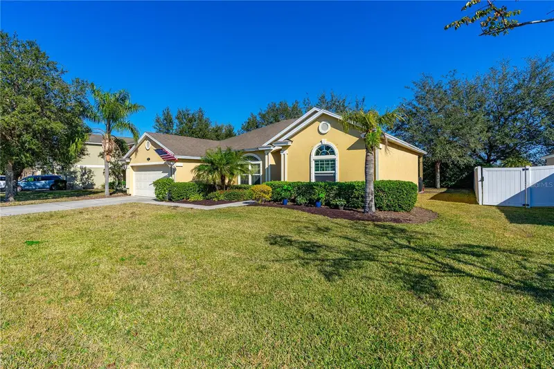 727 Grape Ivy Ln, FL
