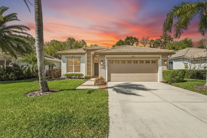 7161 Drewrys Blf, FL
