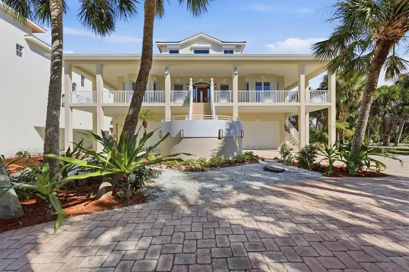 65 Palm Dr, FL