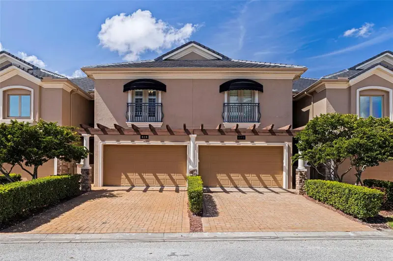 618 Saxony Blvd, FL