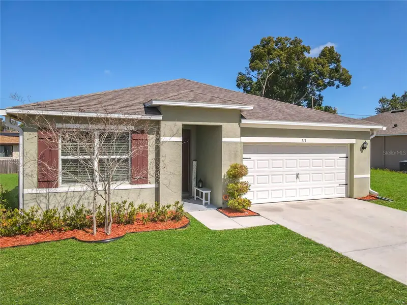 712 Red Hawk Ln, FL