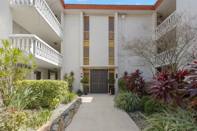 1001 Pearce Dr #302, FL