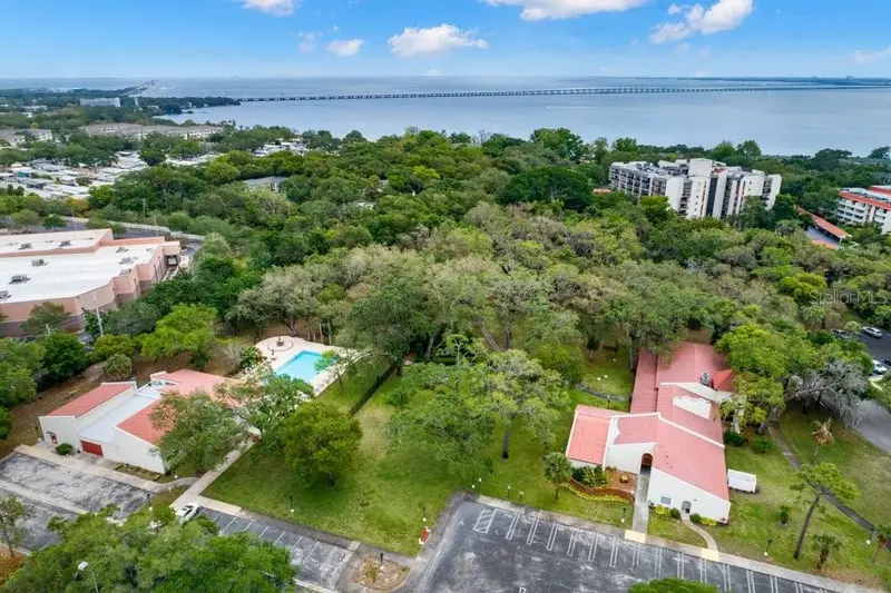 1001 Pearce Dr #302, FL