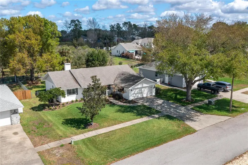 334 Palmview Cir N, FL