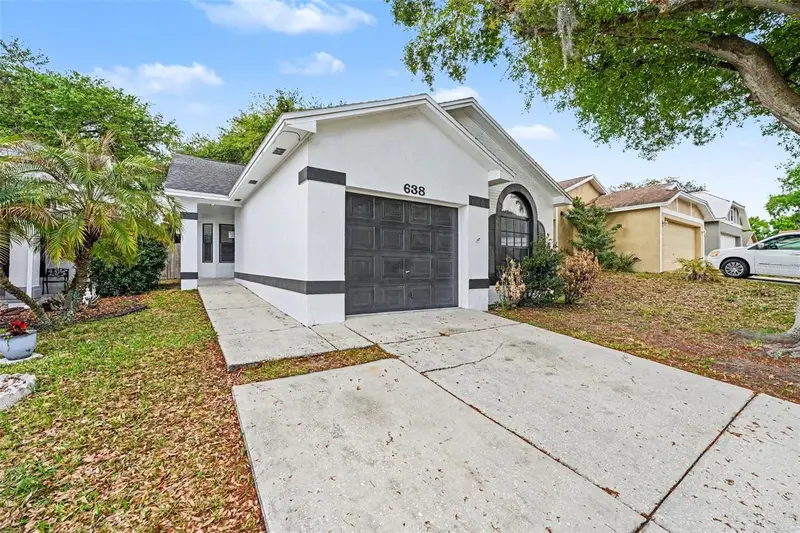 638 Lake Dexter Cir, FL