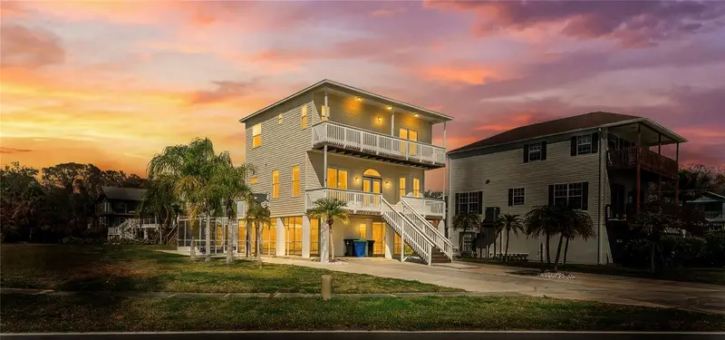 402 Shore Dr W, FL