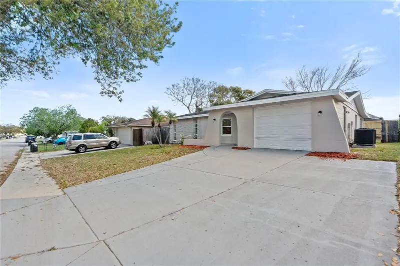 9020 Hunt Club Ln, FL