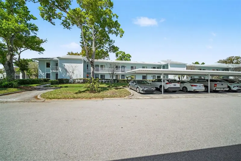 303 Martha Ln #303, FL