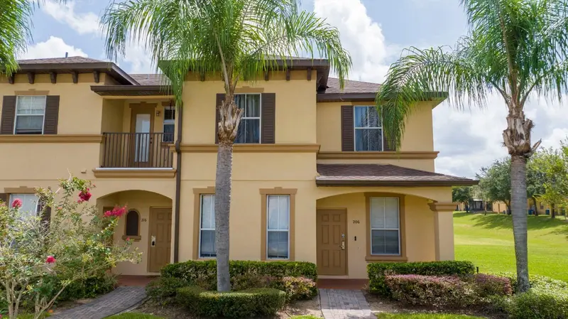 206 Bergamo Dr, FL
