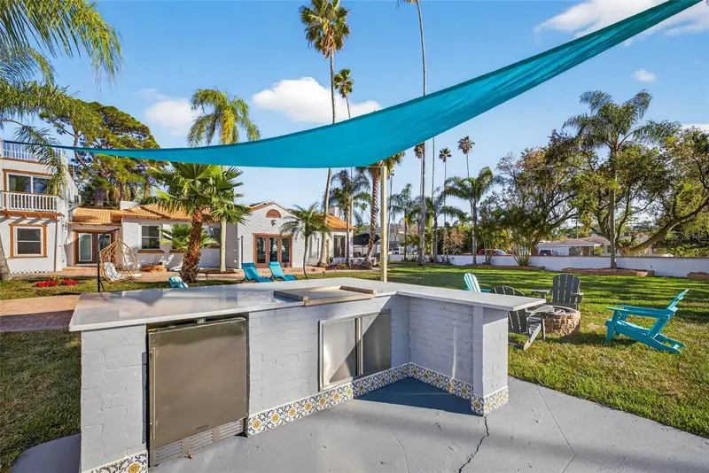 236 San Salvador Dr, FL