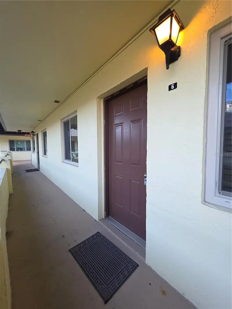 400 Oakridge Blvd #60, FL