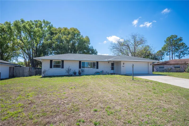 635 Hillside Cir, FL