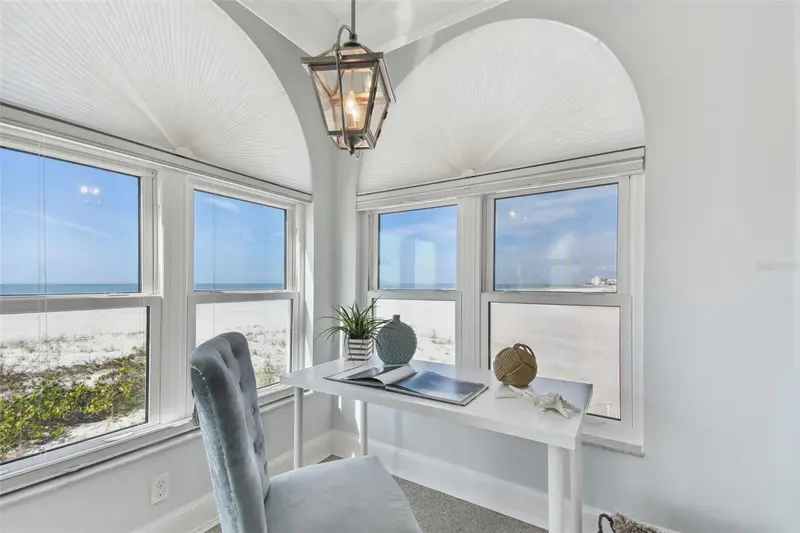 4950 Gulf Blvd #206, FL