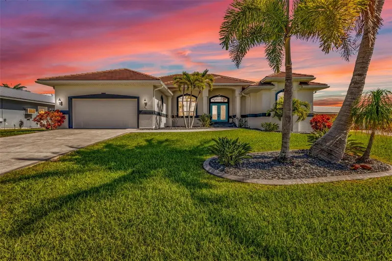 360 Capri Isles Ct, FL