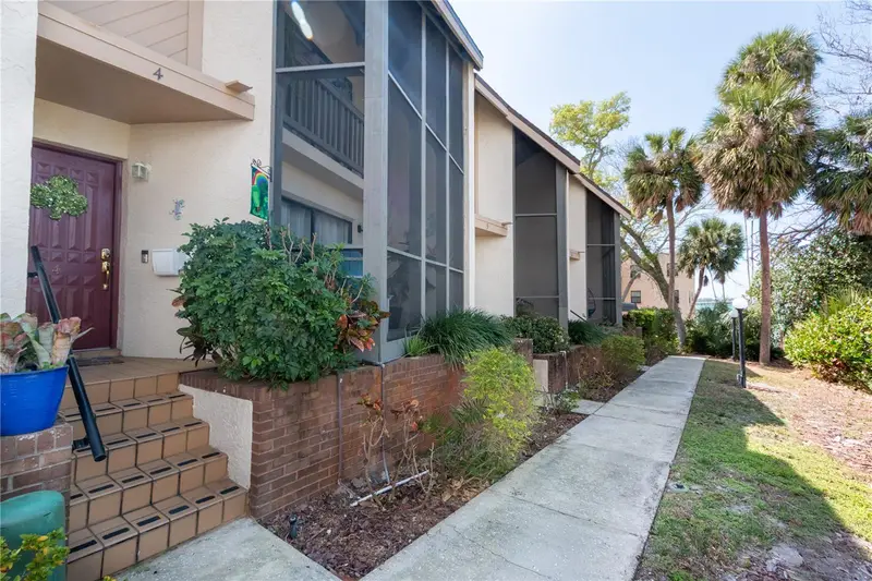 15 Turner St #4, FL
