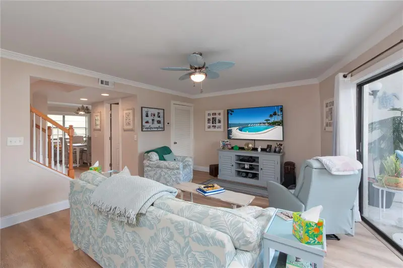 15 Turner St #4, FL