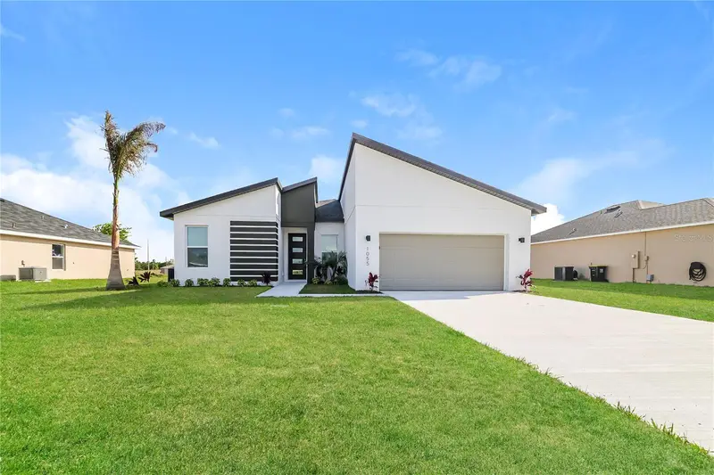 1055 Desmoines Ln, FL