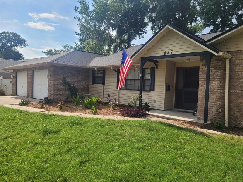 627 Ipswich Ln, FL