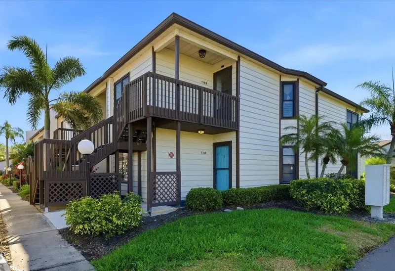 7165 28th Ave W, FL