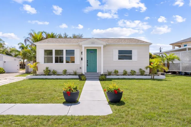 124 85th Ave N, FL