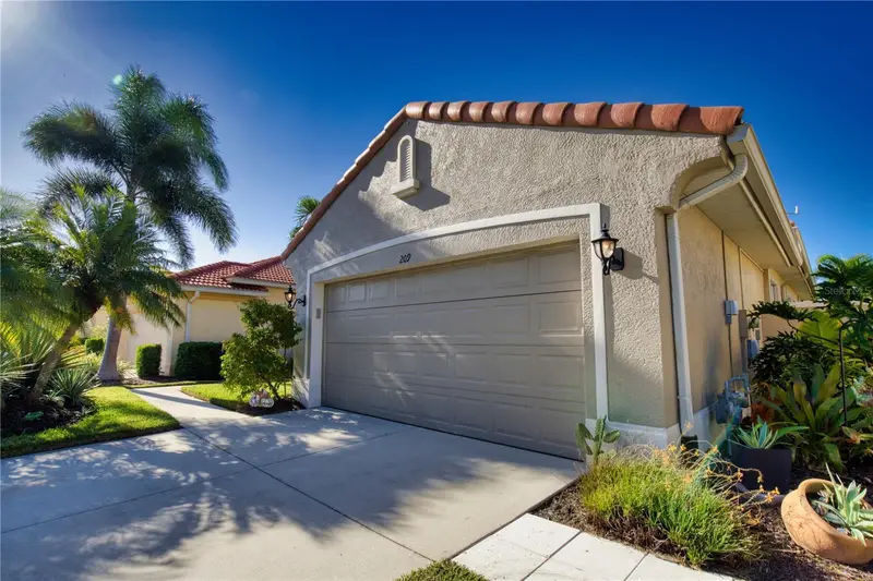 209 Mestre Pl, FL