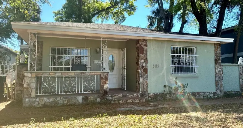 505 E Columbus Dr, FL