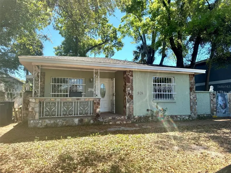 505 E Columbus Dr, FL