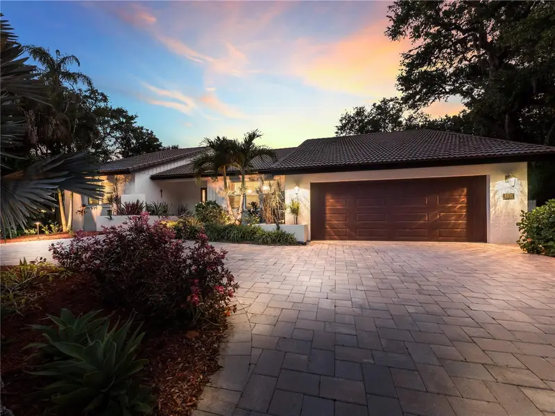 5231 Siesta Cove Dr, FL