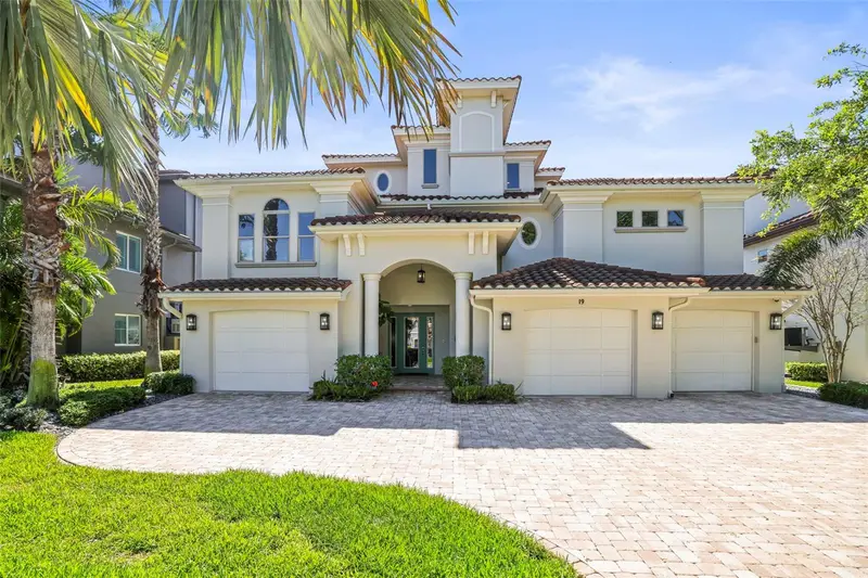 19 Bayfront Ct S, FL