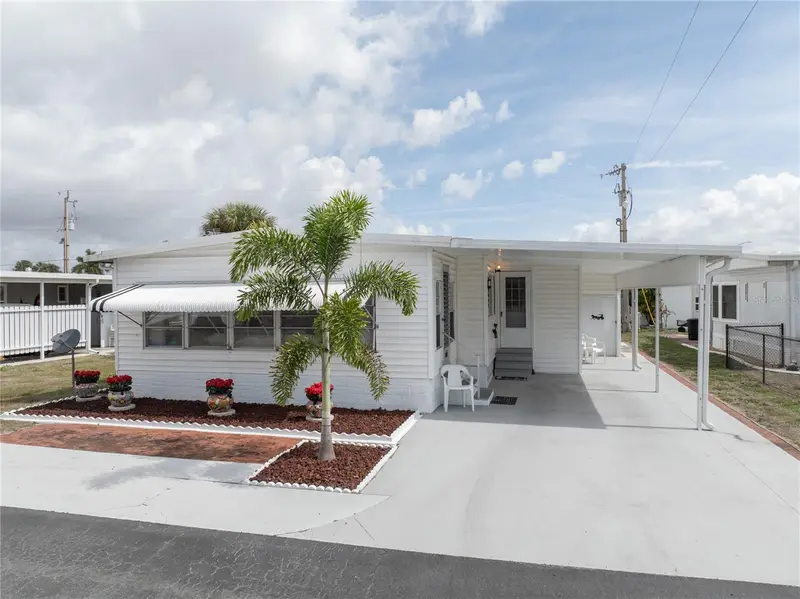 203 Harvest Ln, FL