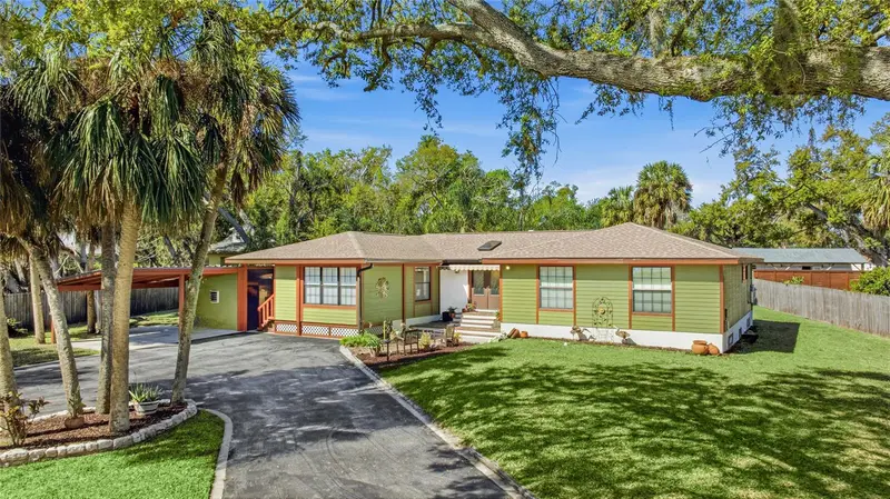 906 Tropical Dr, FL