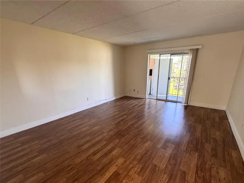 2850 Somerset Park Dr #201, FL