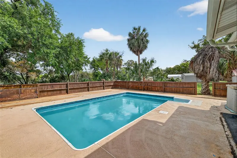 405 Tropic Cir, FL