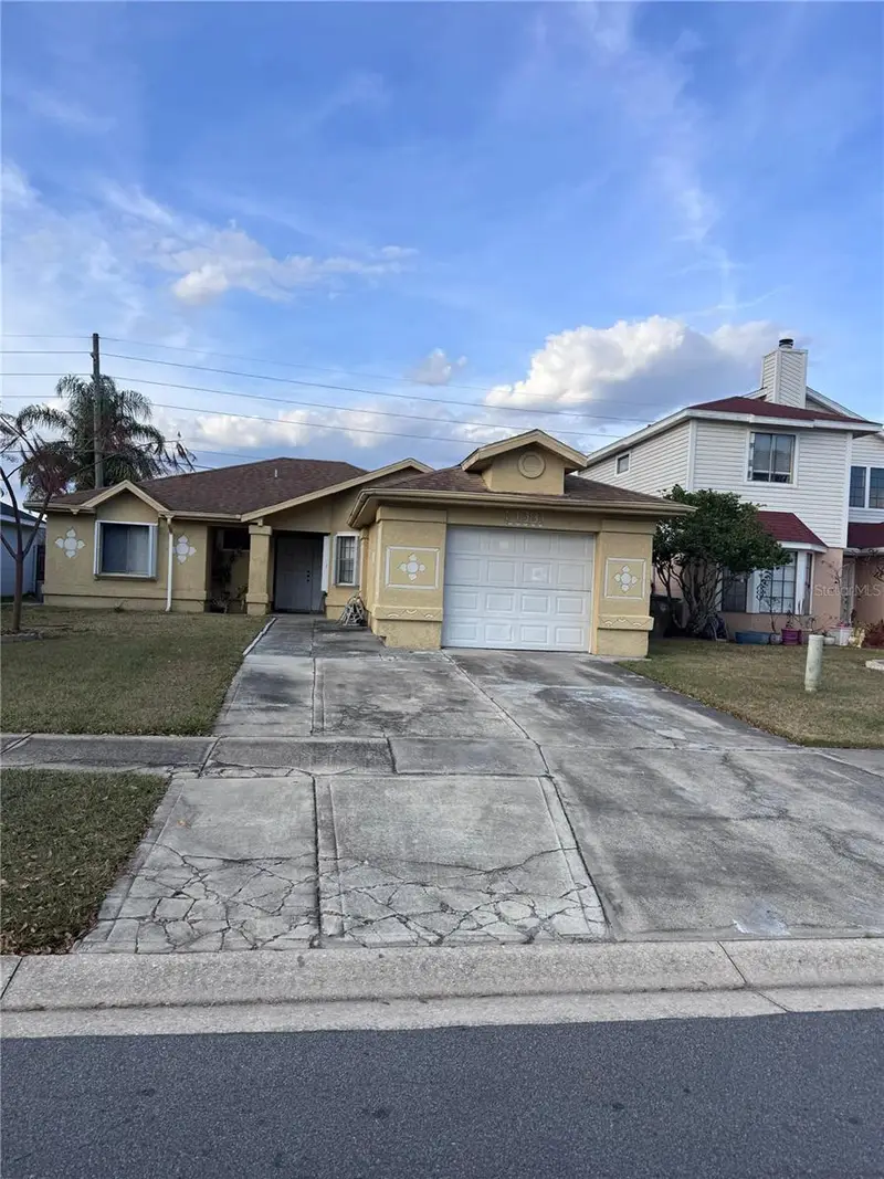 138 Pinewood Cir, FL