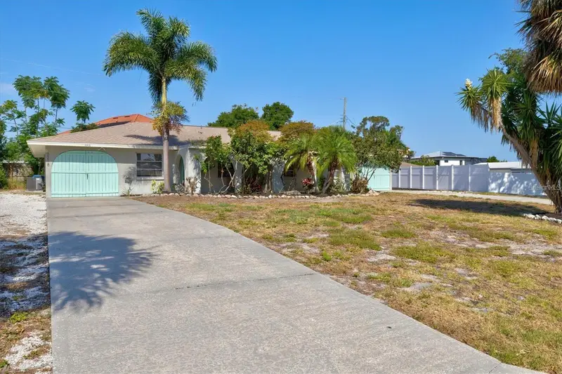 2214 Michele Dr, FL