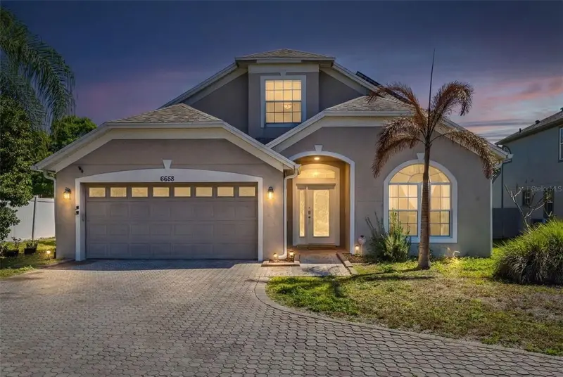 6658 Lake Pembroke Pl, FL