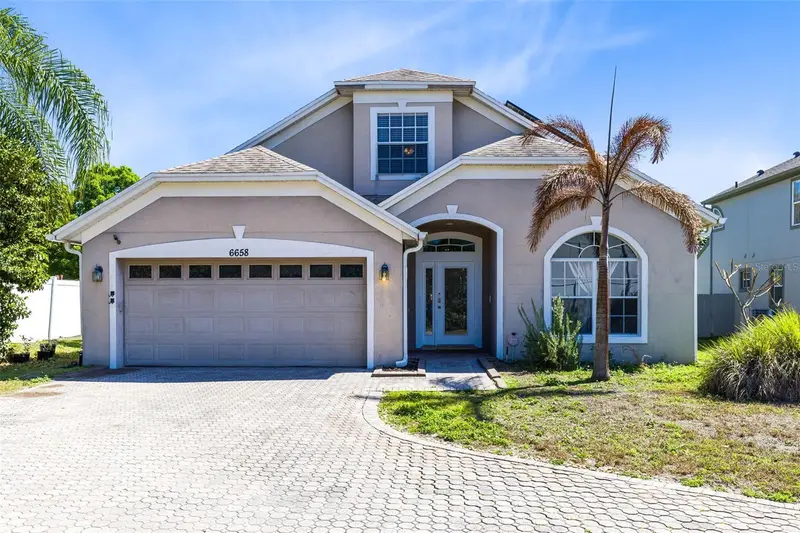 6658 Lake Pembroke Pl, FL