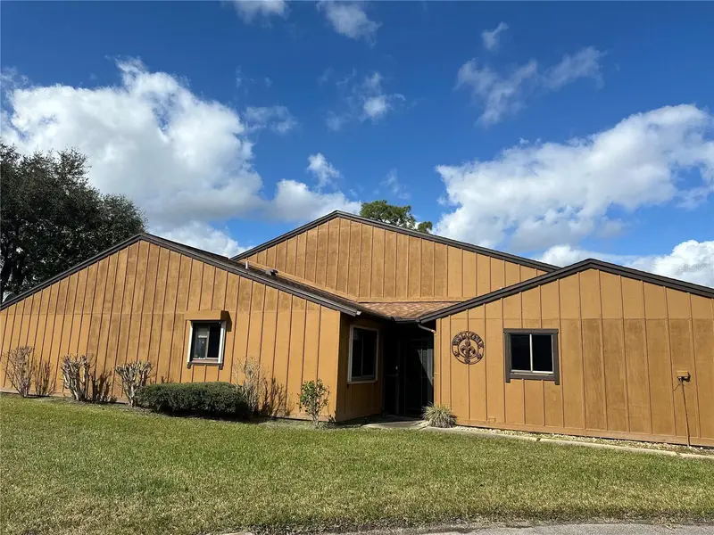 156 Lakewood Village Cir, FL