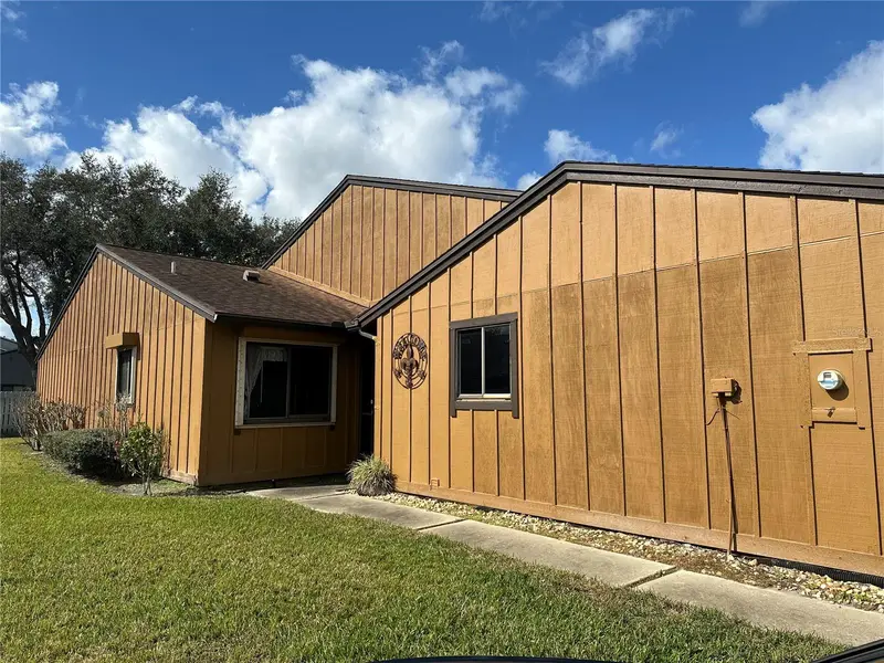 156 Lakewood Village Cir, FL