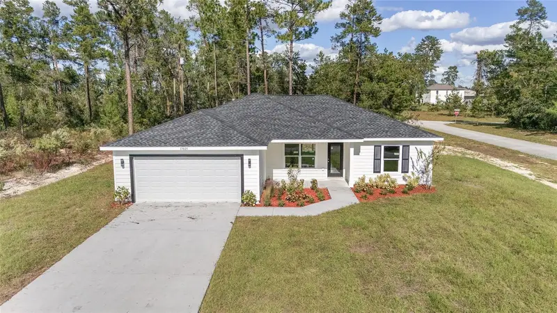10 Locust Loop Cir, FL