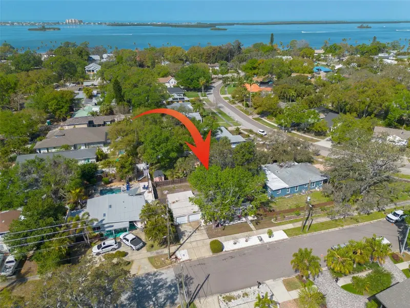200 Broadway, FL