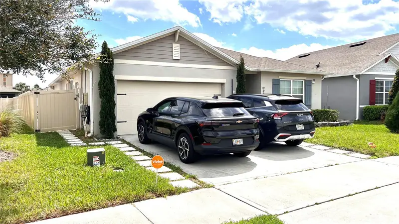 914 Guadalupe Dr, FL