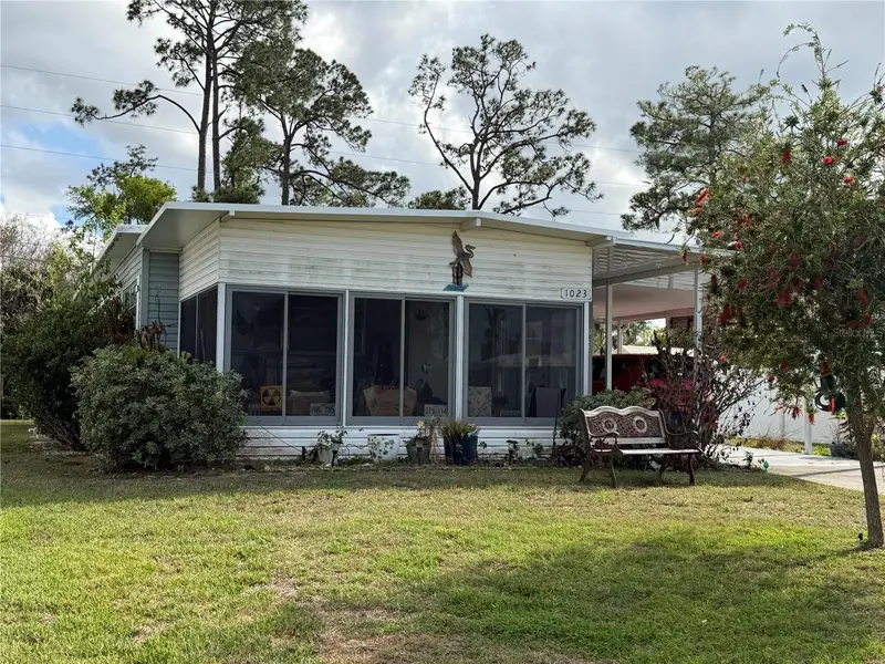 1023 Capella Dr, FL