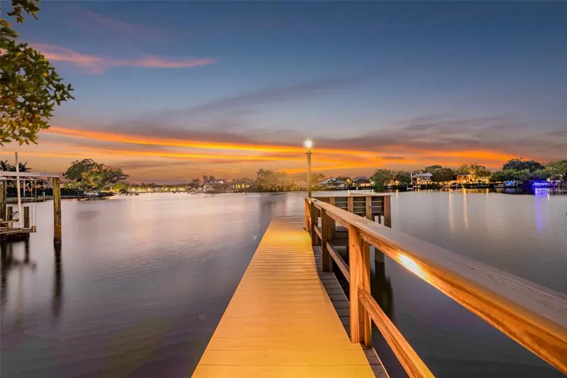 490 Coffee Pot Riviera Ne, FL