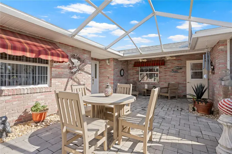 428 Gleneagles Ct, FL