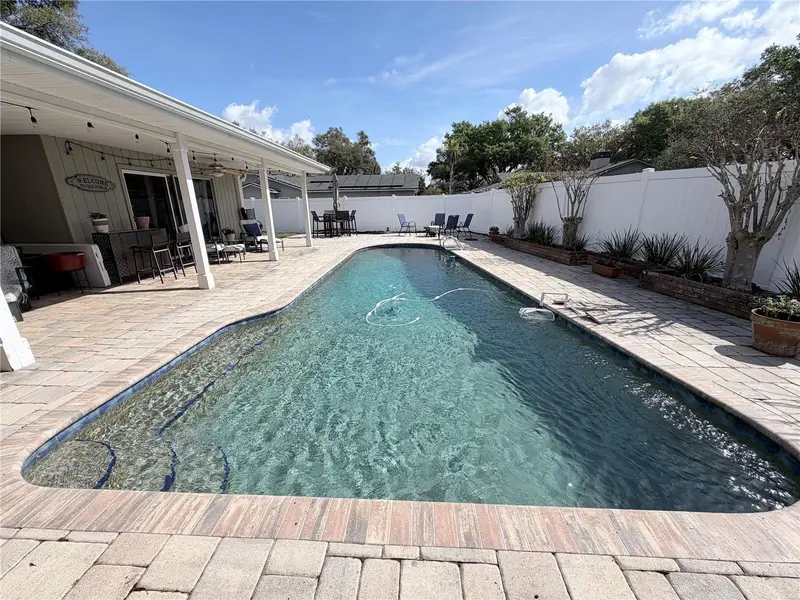 320 White Oak Cir, FL