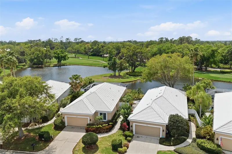 8722 52nd Dr E, FL